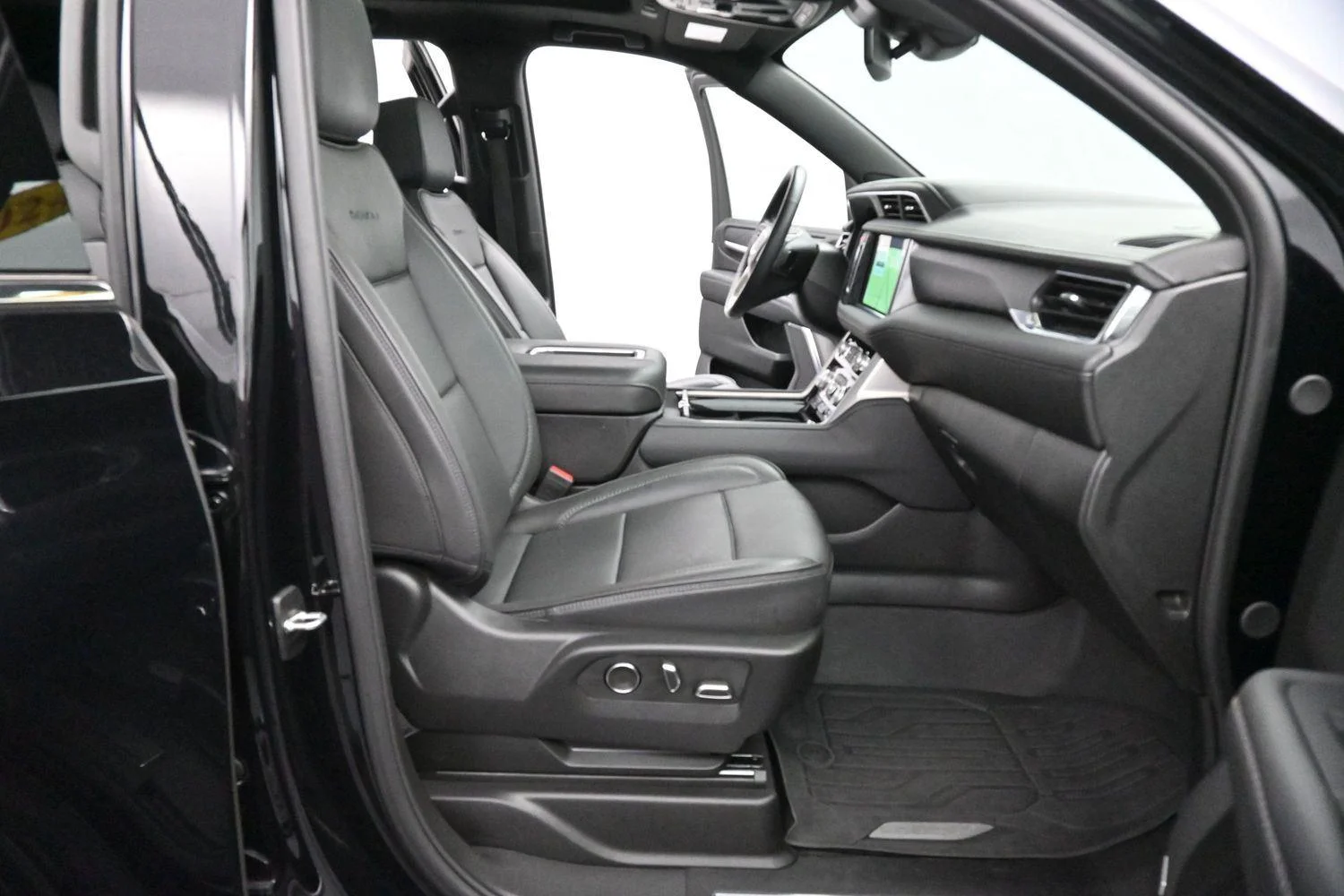 Used 2024 Onyx Black GMC Denali image 35
