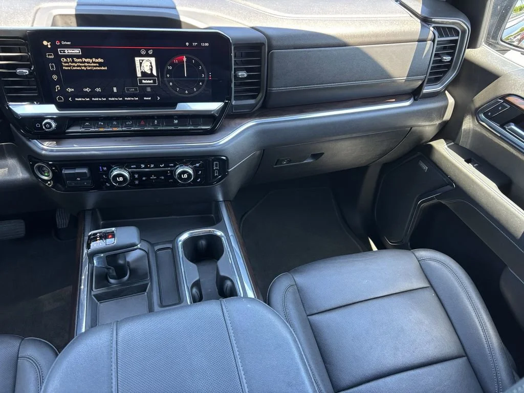 Used 2024 Onyx Black GMC SLT image 30
