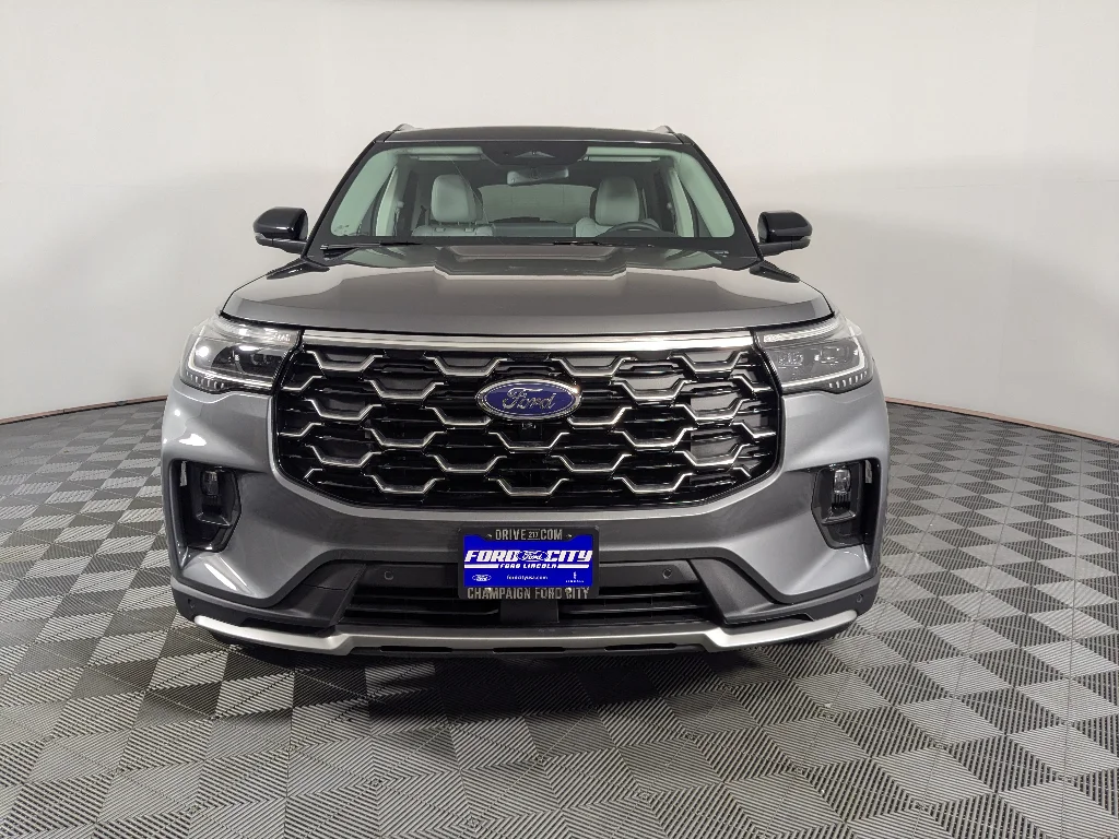 New 2026 CARBONIZED GRAY METALLIC Ford Platinum image 3