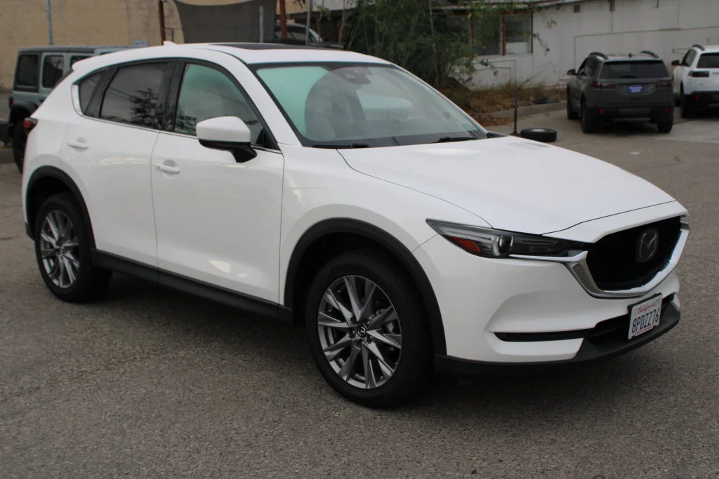 Used 2021 White Mazda Grand Touring image 3