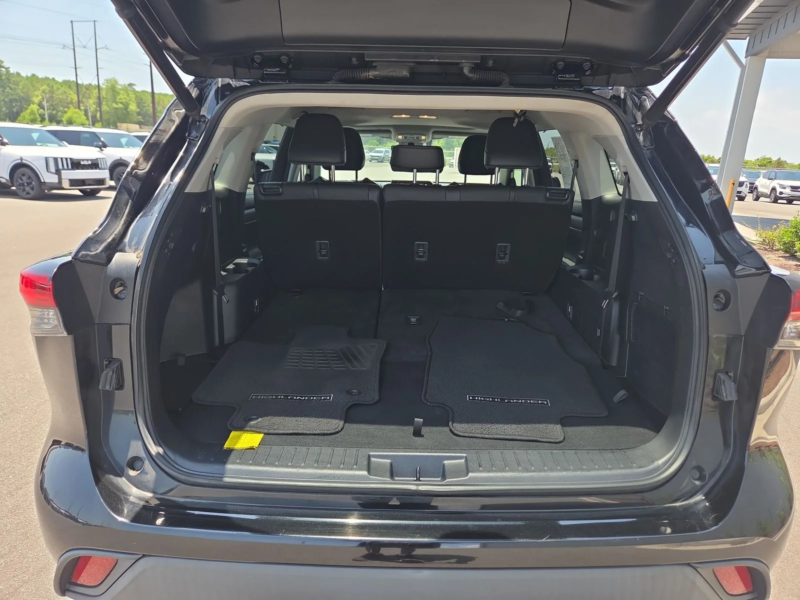 Used 2020 Midnight Black Metallic Toyota XLE image 24