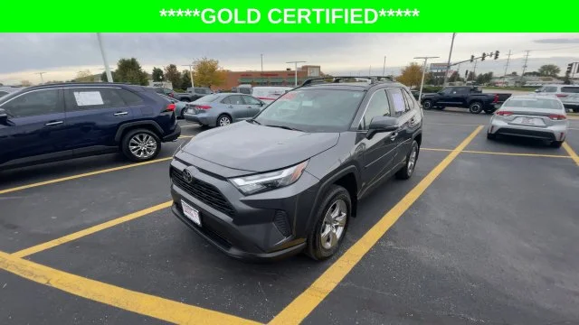 2025 Toyota RAV4 XLE - Photo 6