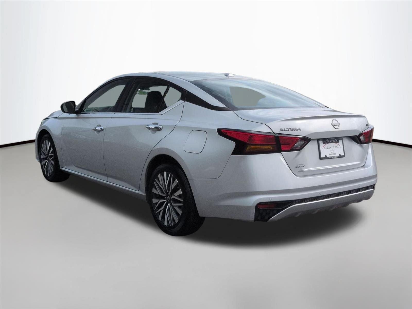 Used 2024 Brilliant Silver Metallic Nissan 2.5 SV image 3