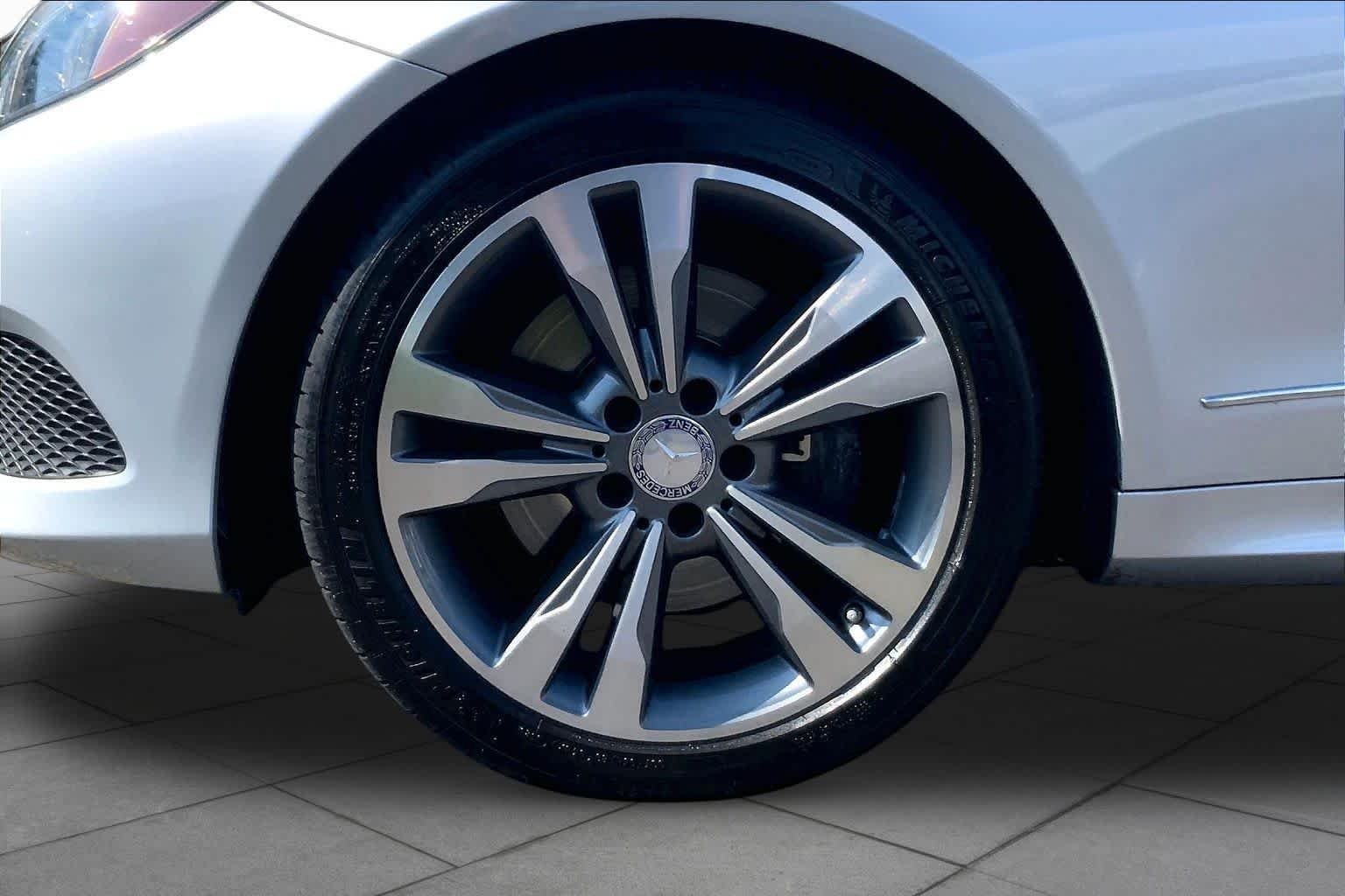 Used 2017 Iridium Silver Metallic Mercedes-Benz E 400 image 11