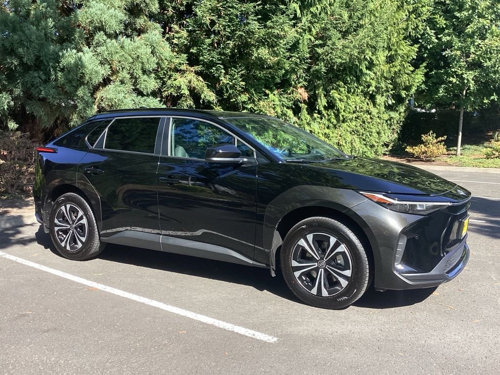 Used 2025 Black Toyota XLE image 9