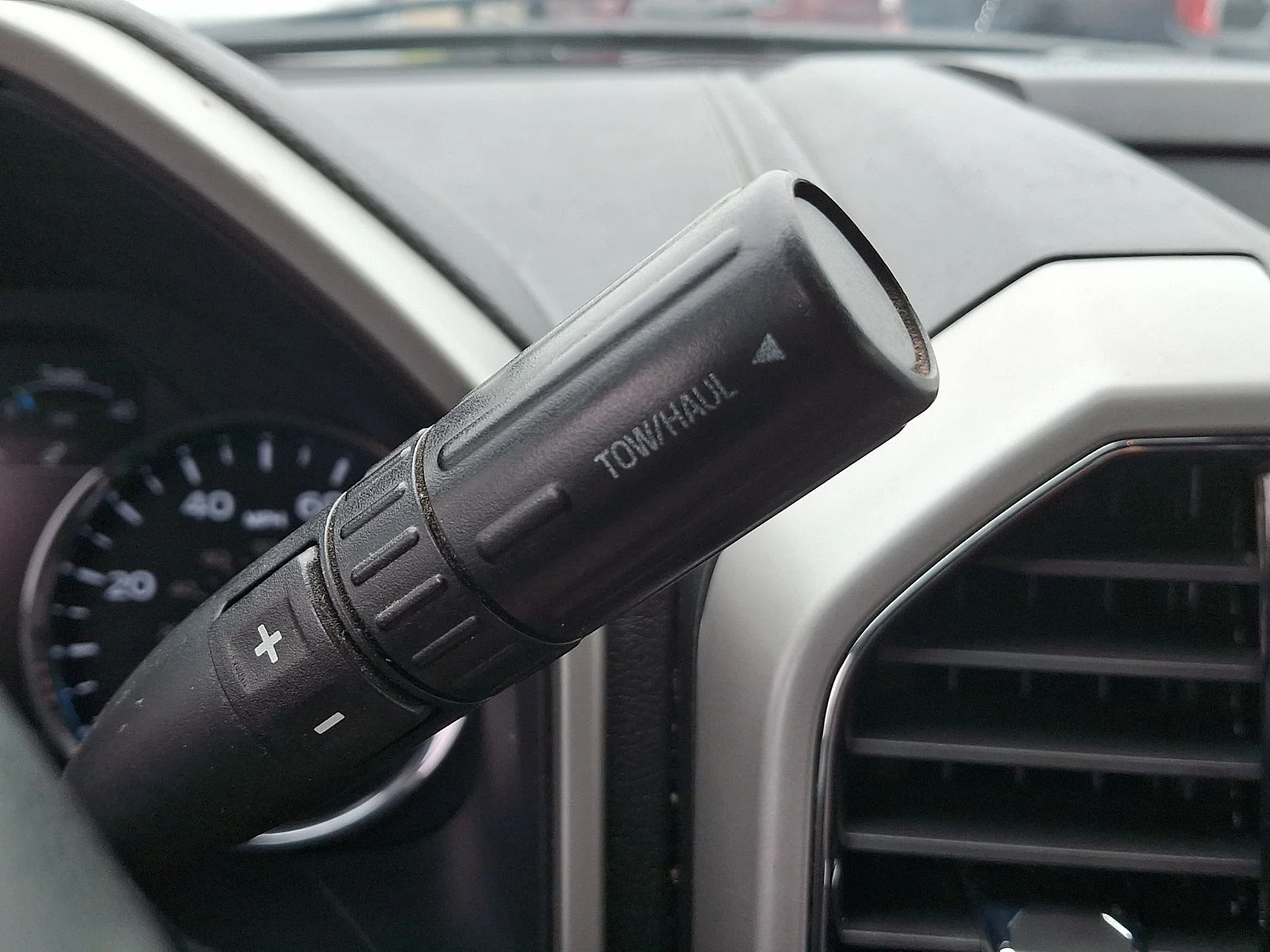 Used 2019 Ingot Silver Metallic   Ux Ford LARIAT image 22