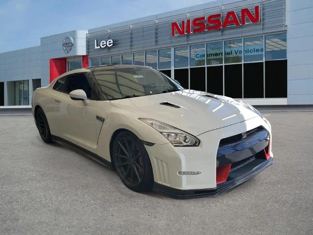 Used 2014 White Nissan Track Edition image 1