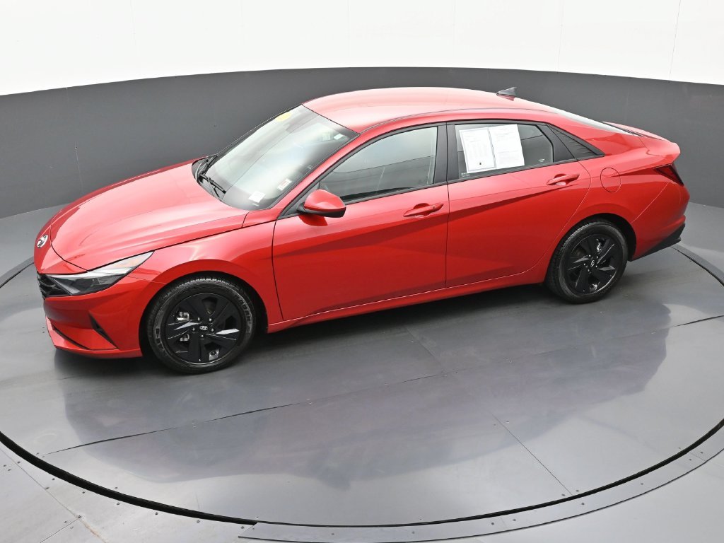 Certified Used 2022 Red Hyundai SEL image 28