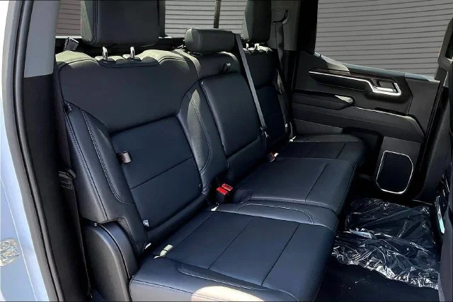 New 2026 Glacier White Tricoat GMC SLT image 9