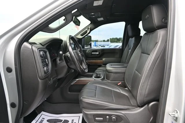 Used 2022 Silver Ice Metallic Chevrolet High Country image 7