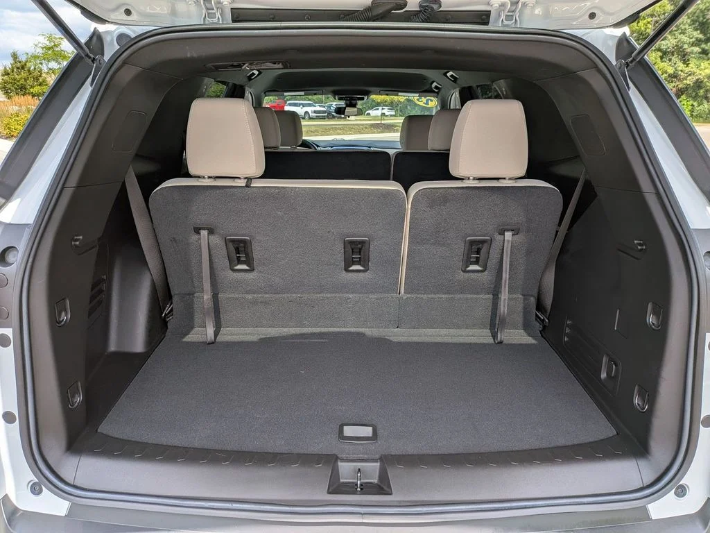 Used 2023 White Chevrolet LS image 27