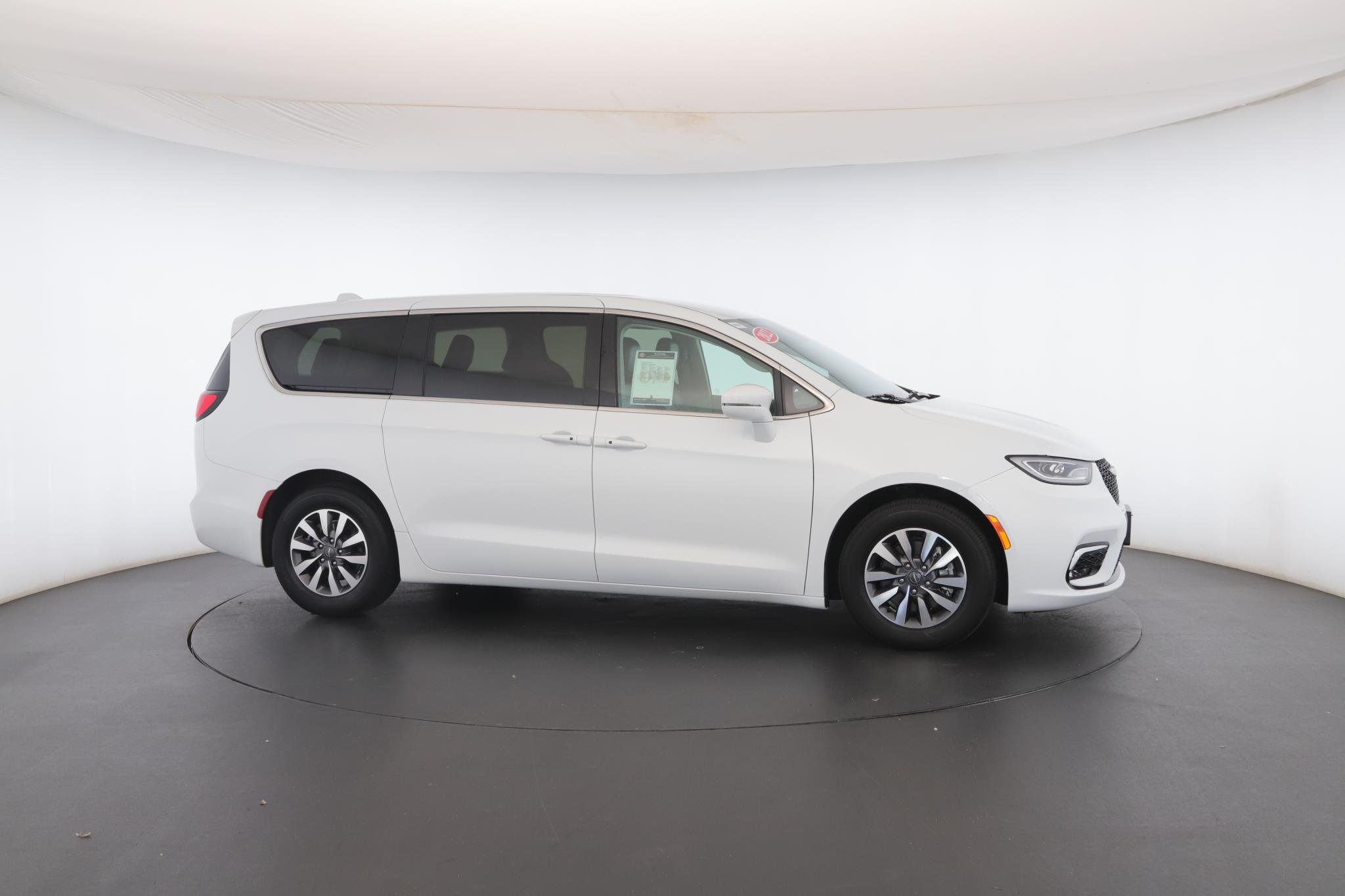2022 Chrysler Pacifica Hybrid Touring L - Photo 31