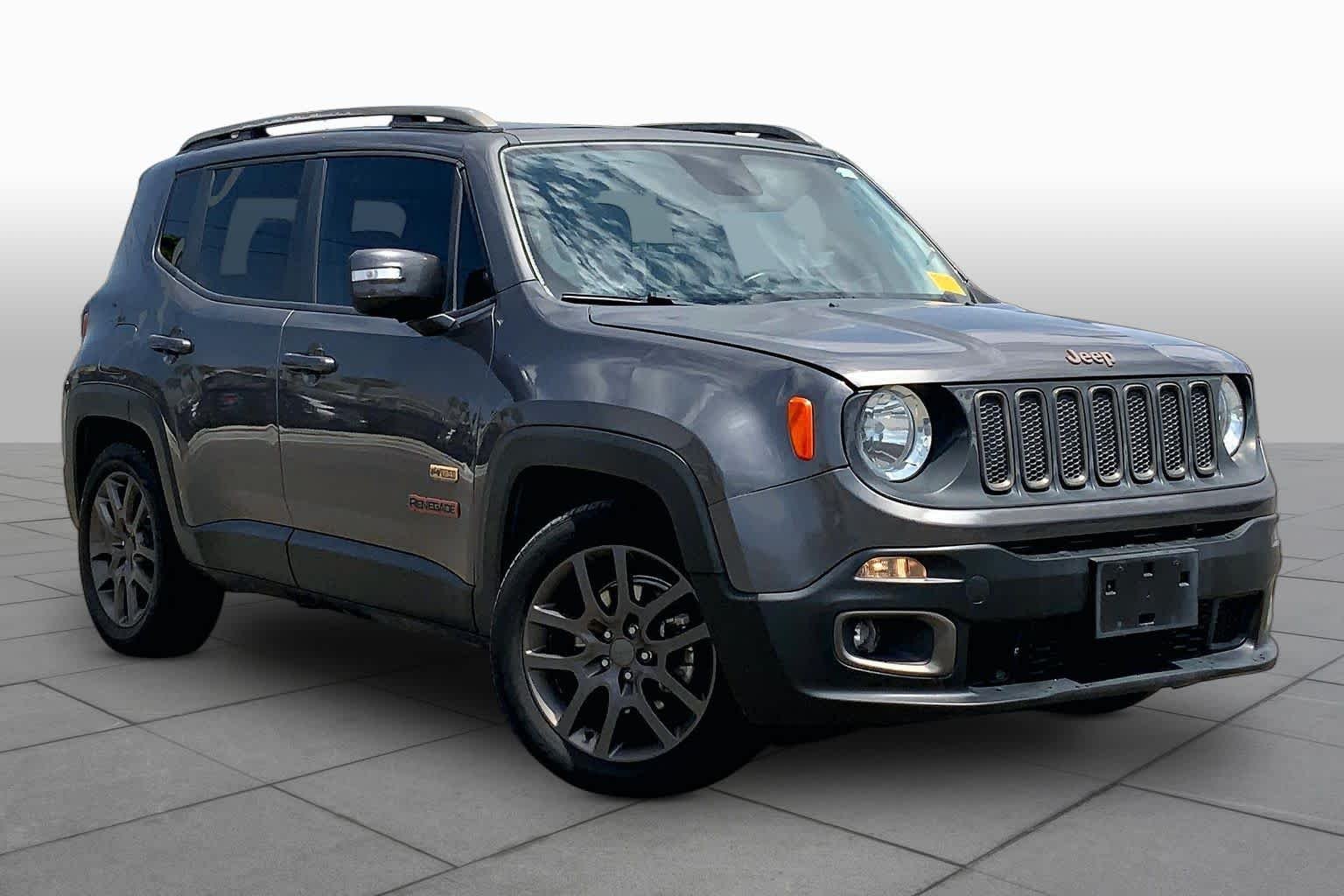 Used 2016 Granite Crystal Metallic Clearcoat Jeep 75th Anniversary image 3
