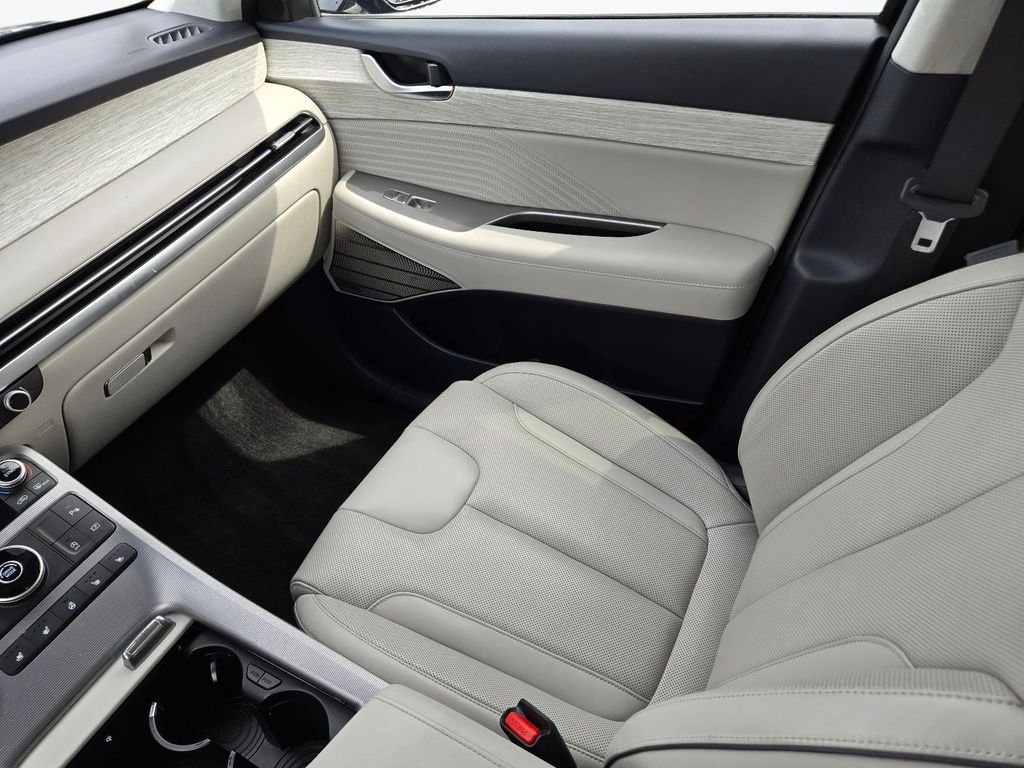 Certified Used 2024 White Hyundai Calligraphy image 21