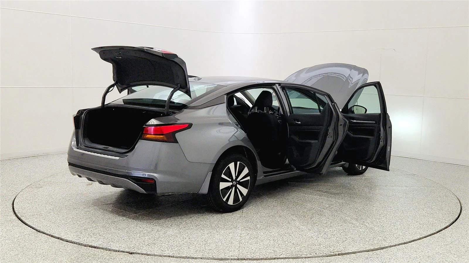Used 2022 Gun Metallic Nissan 2.5 SV image 12