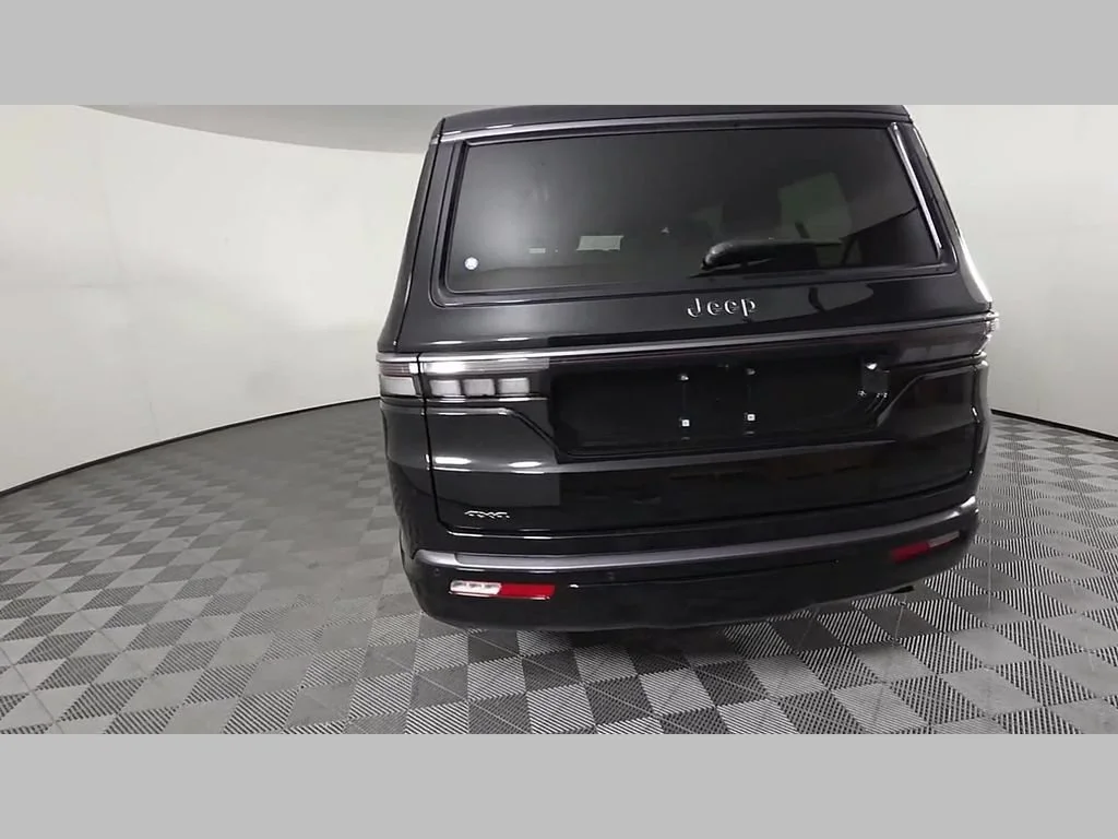 New 2026 High Gloss Black Exterior Paint Jeep Limited Altitude image 38