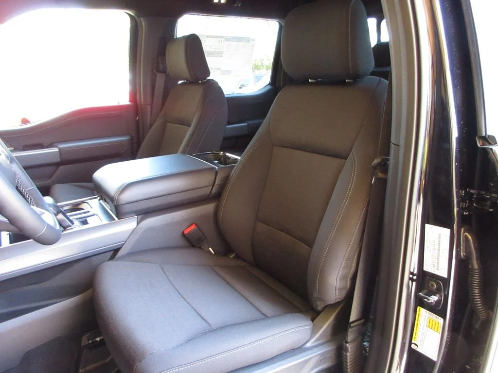 New 2026 Agate Black Metallic Ford XLT image 11