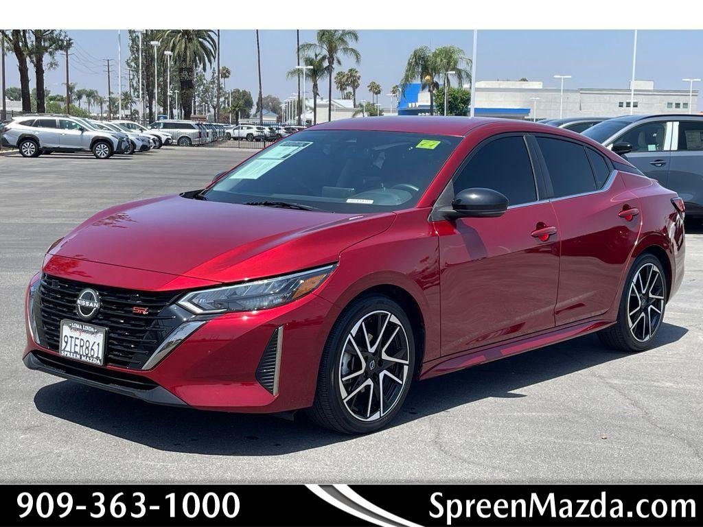 2025 Nissan Sentra SR CVT's photo