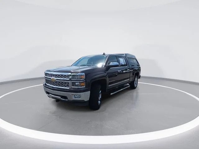 Used 2015 Gray Chevrolet LTZ image 4