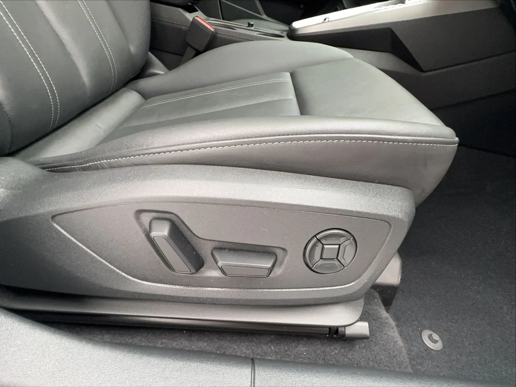 Used 2024 White Audi  image 32
