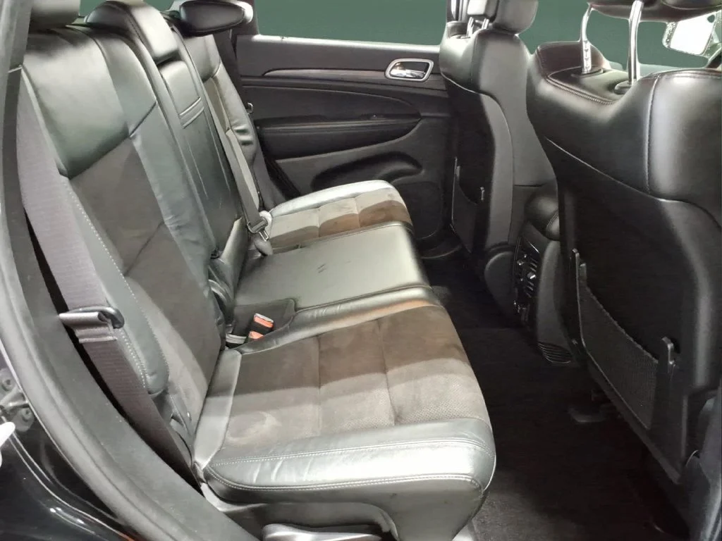 Certified Used 2021 Diamond Black Jeep Laredo X image 12