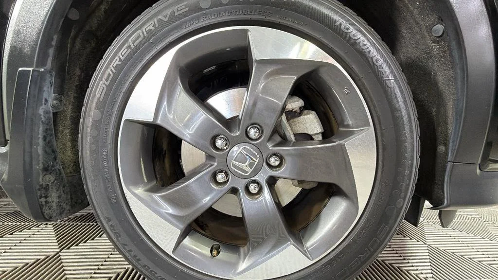 Used 2018 Black Honda EX image 37