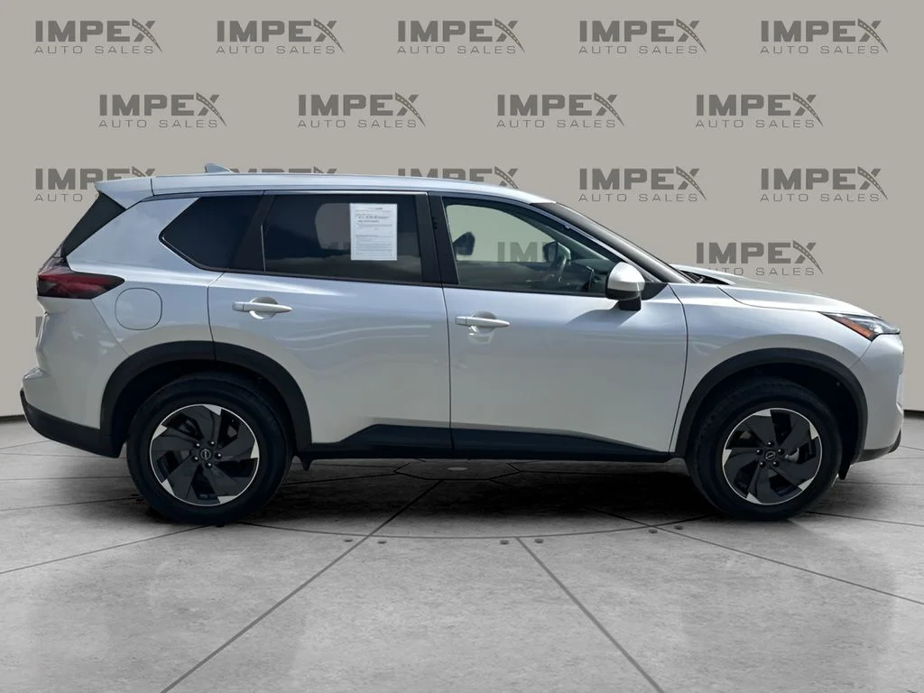 Used 2025 Silver Nissan SV image 6