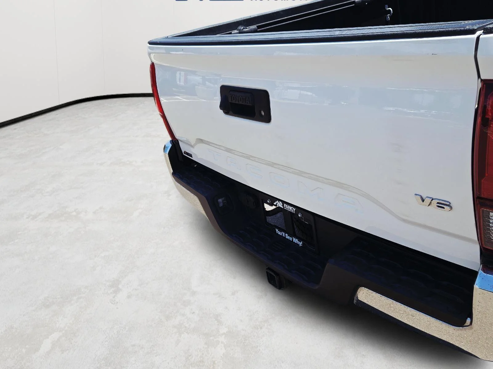 Used 2019 Super White Toyota TRD Off Road image 44
