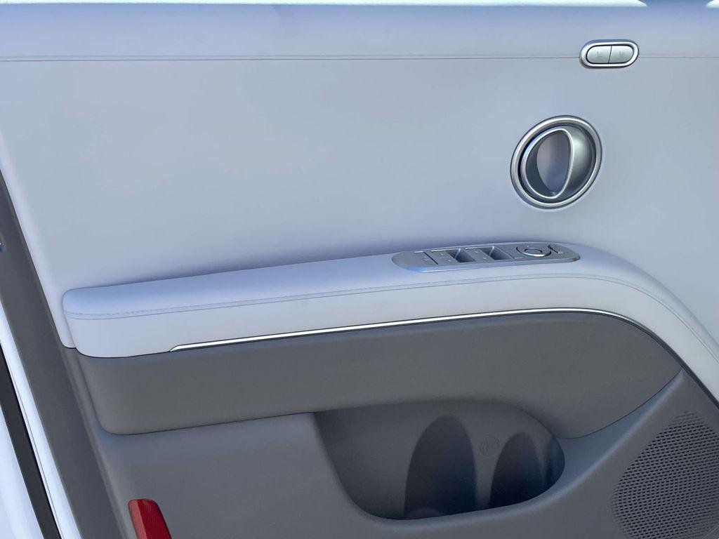 New 2026 White Hyundai SEL Premium FWD image 14