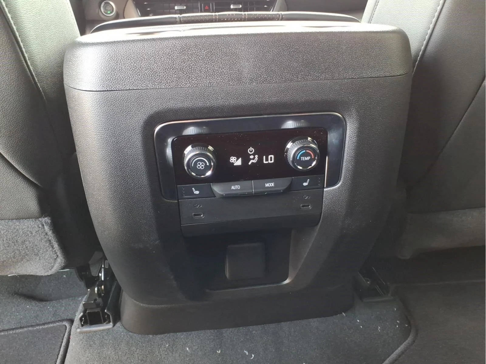 New 2027 Polar White Tricoat Chevrolet High Country image 12