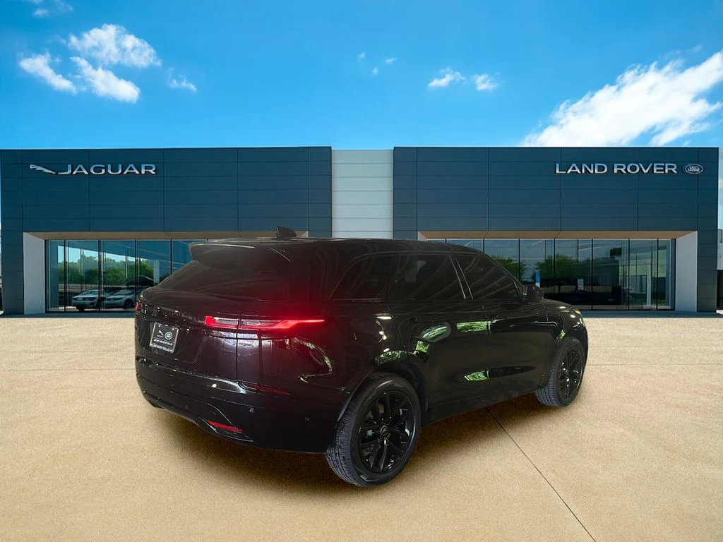 Certified Used 2026 Santorini Black Metallic Land Rover Dynamic SE image 3