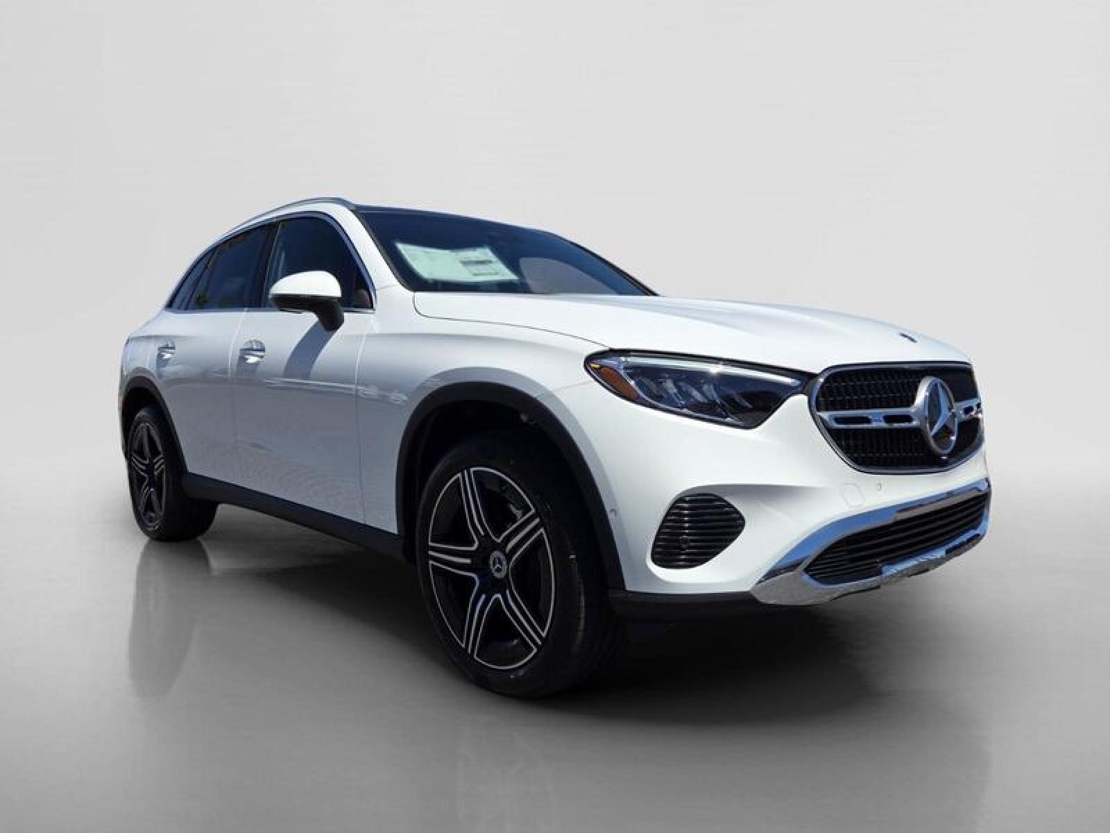 New 2026 Polar White Mercedes-Benz GLC 300 SUV image 7