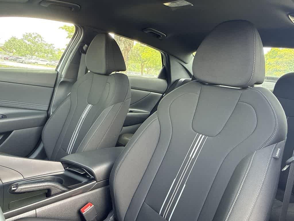 2026 Hyundai Elantra SEL Sport - Photo 14