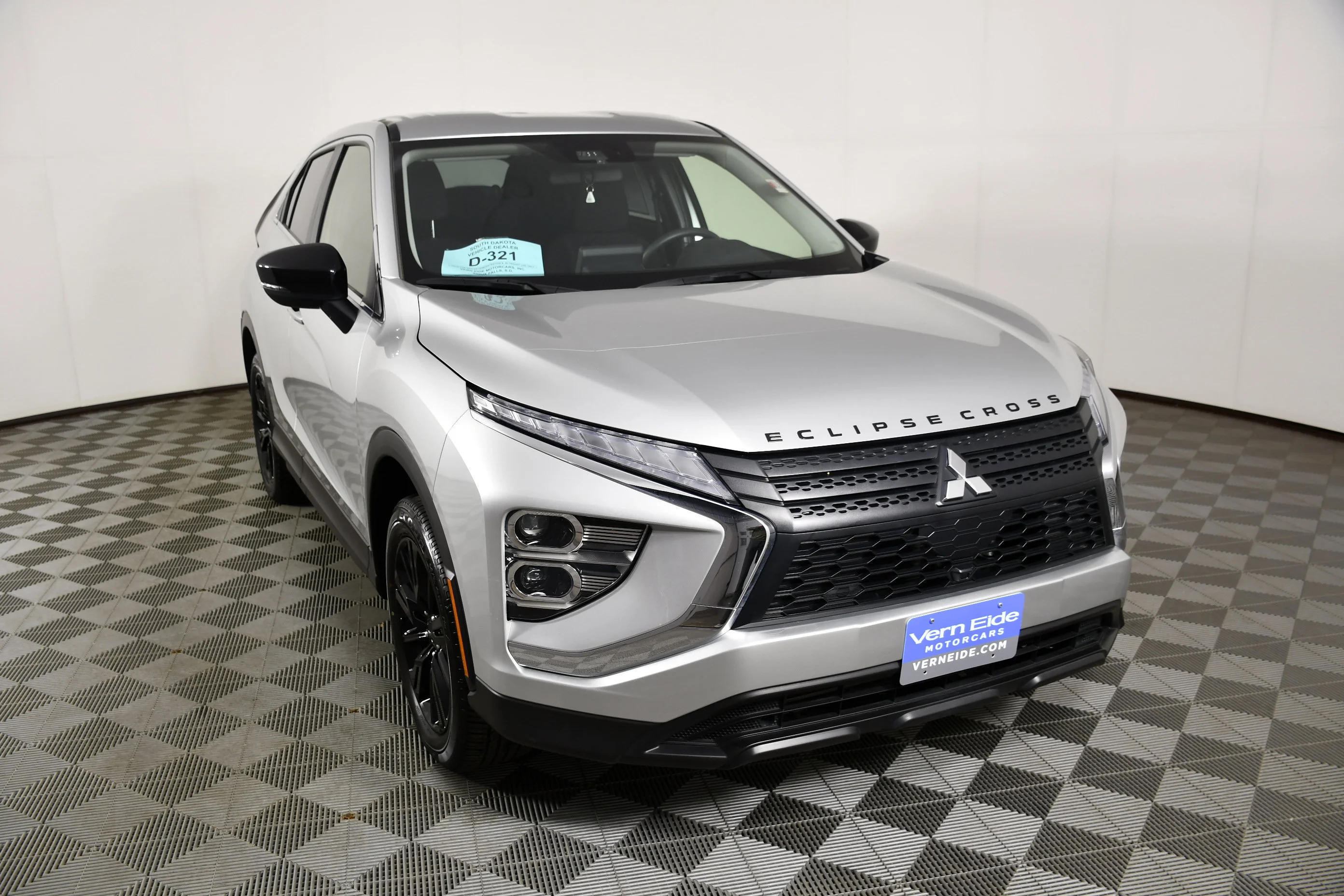 Certified Used 2024 Alloy Silver Metallic Mitsubishi LE image 3