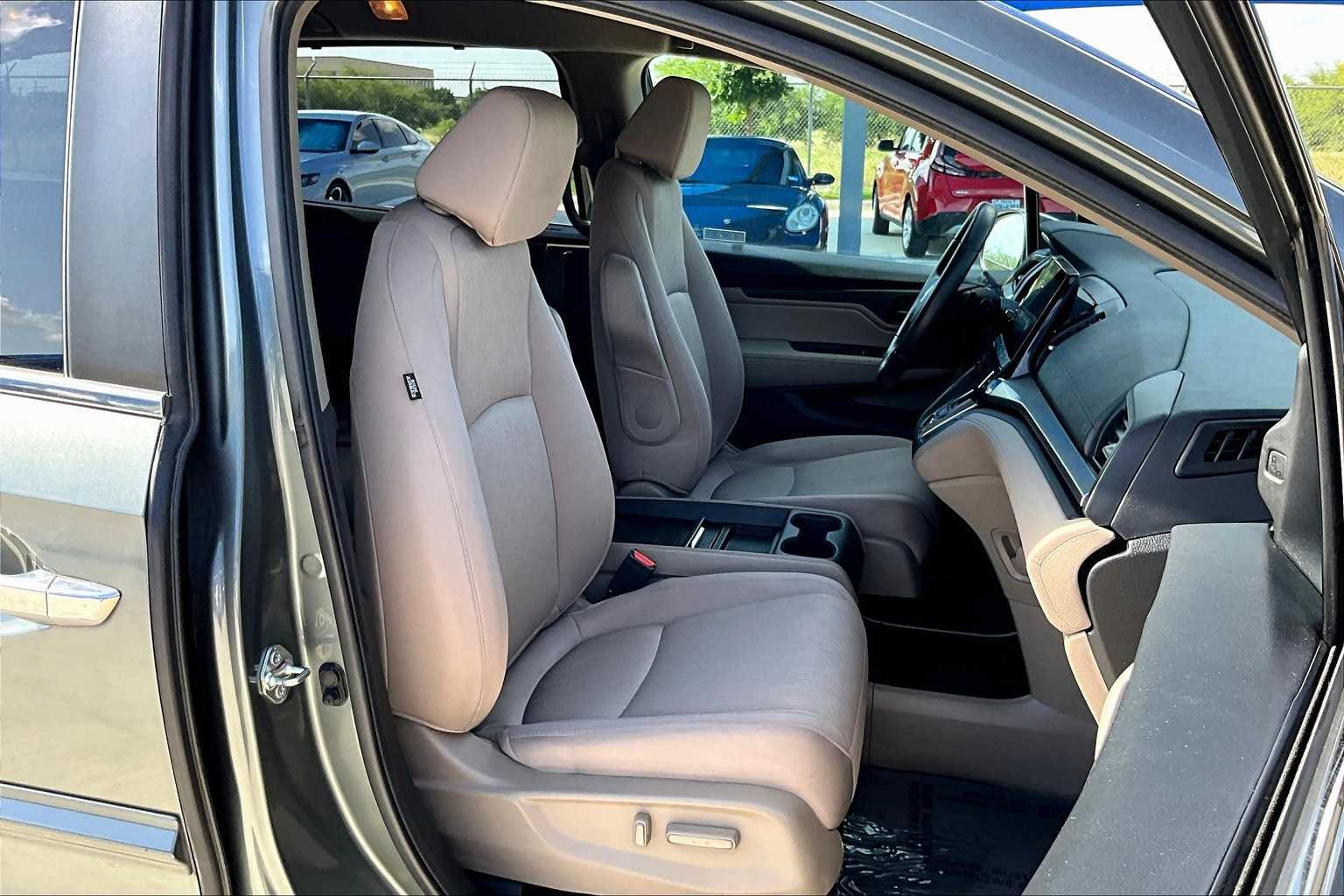 Used 2018 Modern Steel Metallic Honda EX image 8