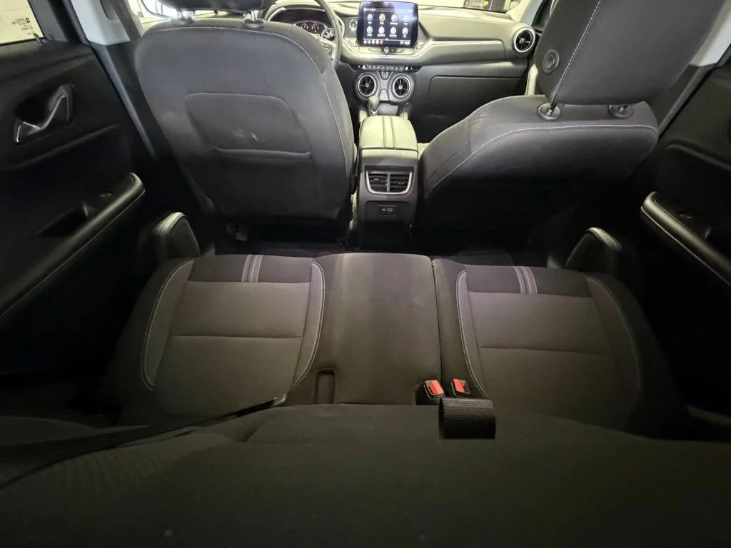 Used 2025 Summit White Chevrolet 2LT image 54