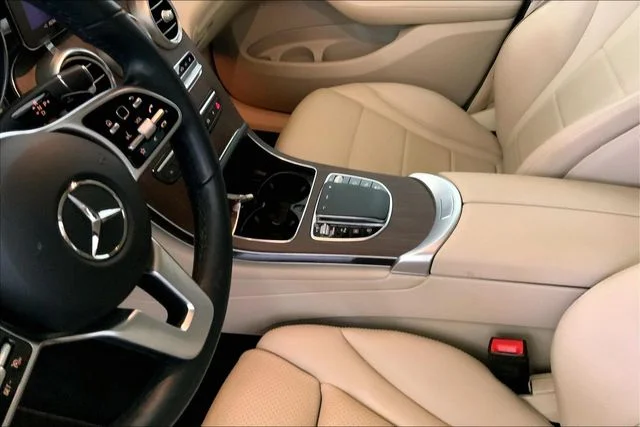 Used 2022 White Mercedes-Benz GLC 300 image 8