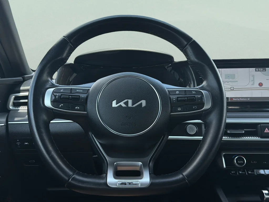Used 2023 Glacial White Pearl Kia GT-Line image 27