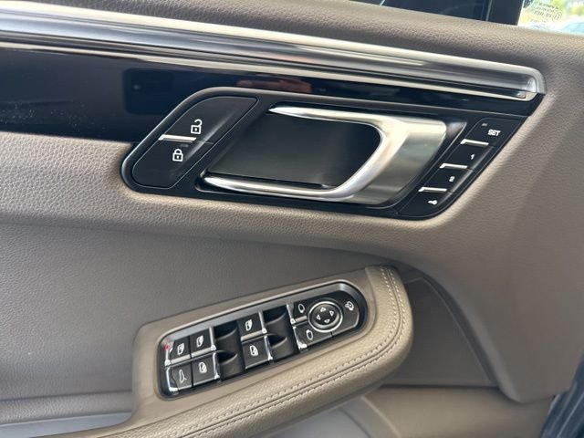 2024 Porsche Macan T - Photo 21