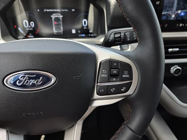New 2026 Star White Metallic Tri-Coat Ford Active image 46