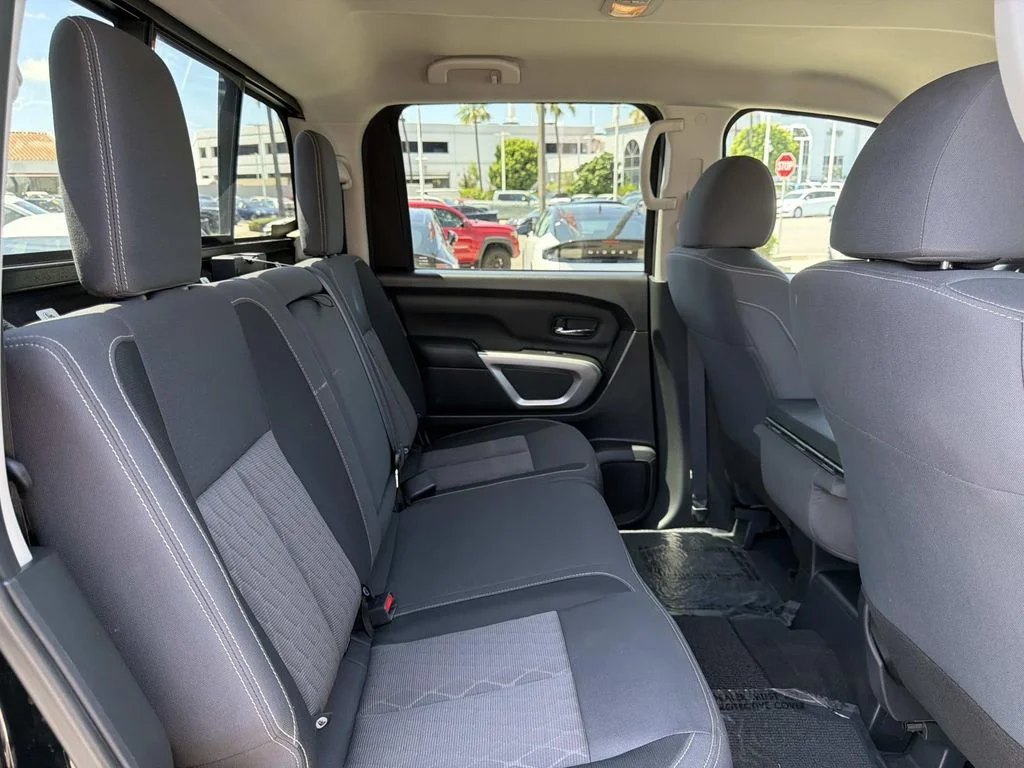Used 2022 SUPER BLACK Nissan SV image 30