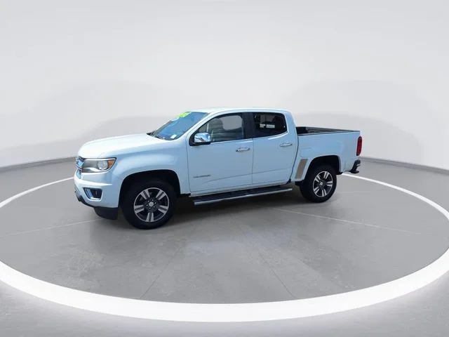 Used 2016 White Chevrolet LT image 4
