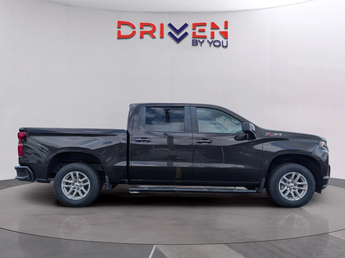 Used 2019 HAVANA BROWN METALLIC Chevrolet RST image 6