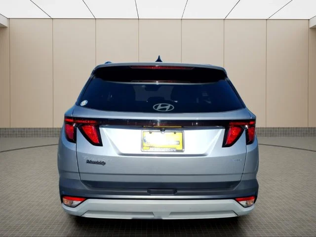 Used 2025 Silver Hyundai SEL image 10