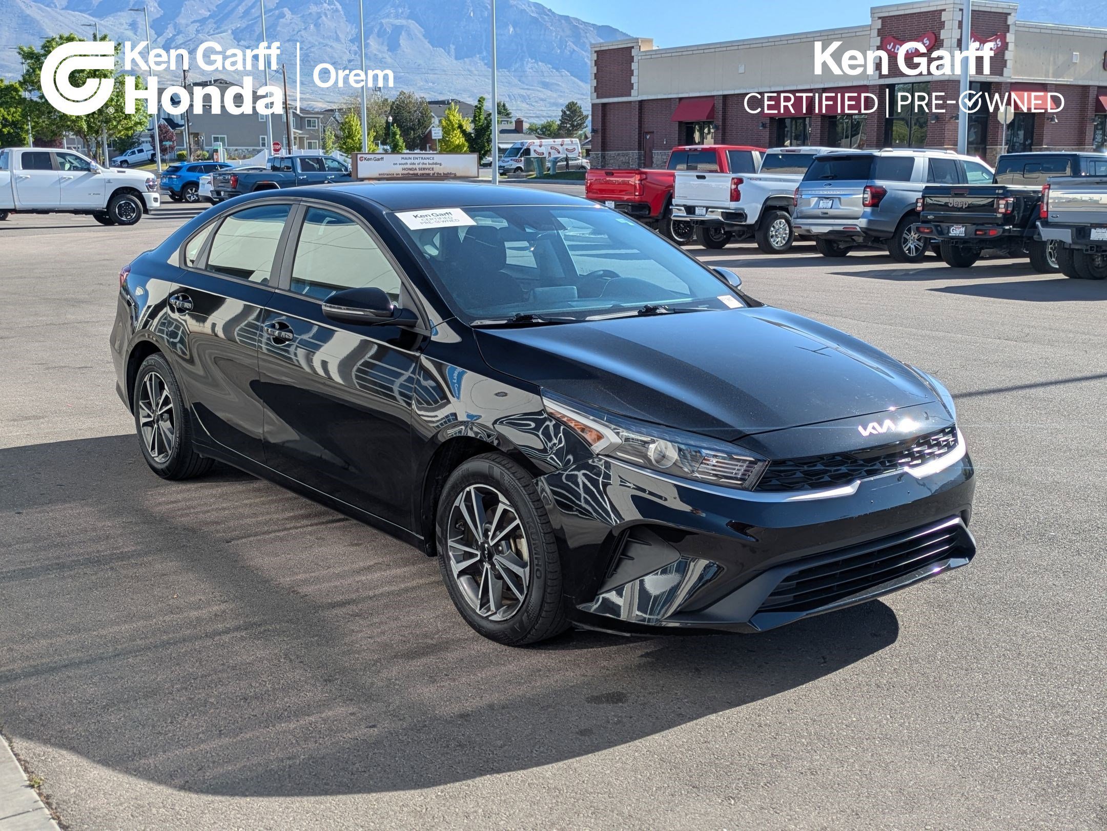 2023 Kia Forte LXS AT's photo