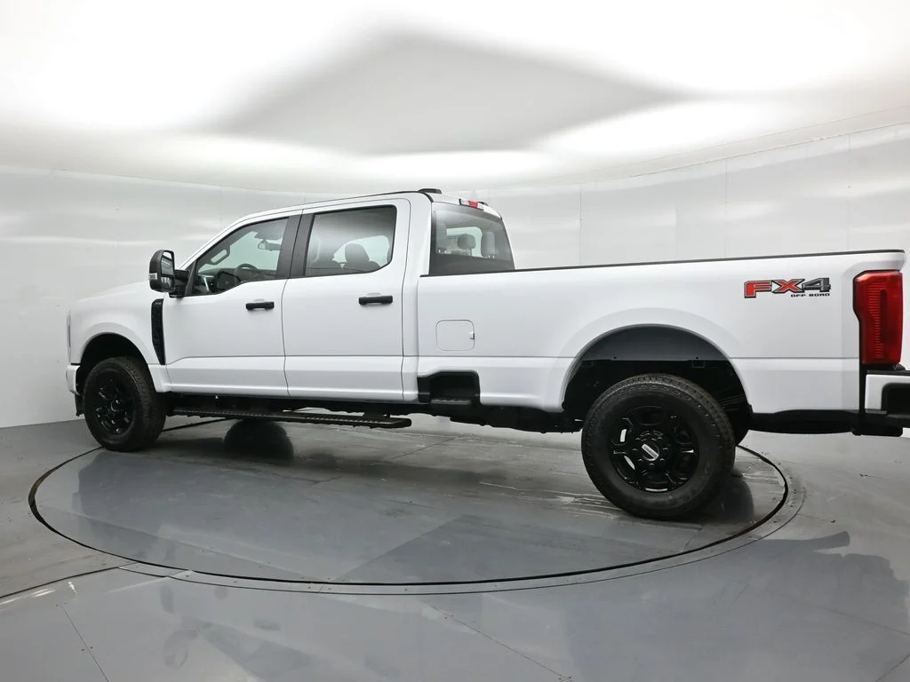 New 2026 Oxford White Ford XL image 23