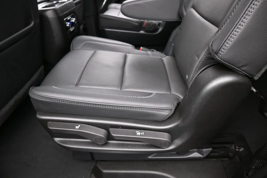 Used 2025 Onyx Black GMC Denali image 36