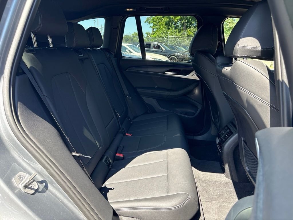 Used 2024 Gray BMW xDrive30i image 16