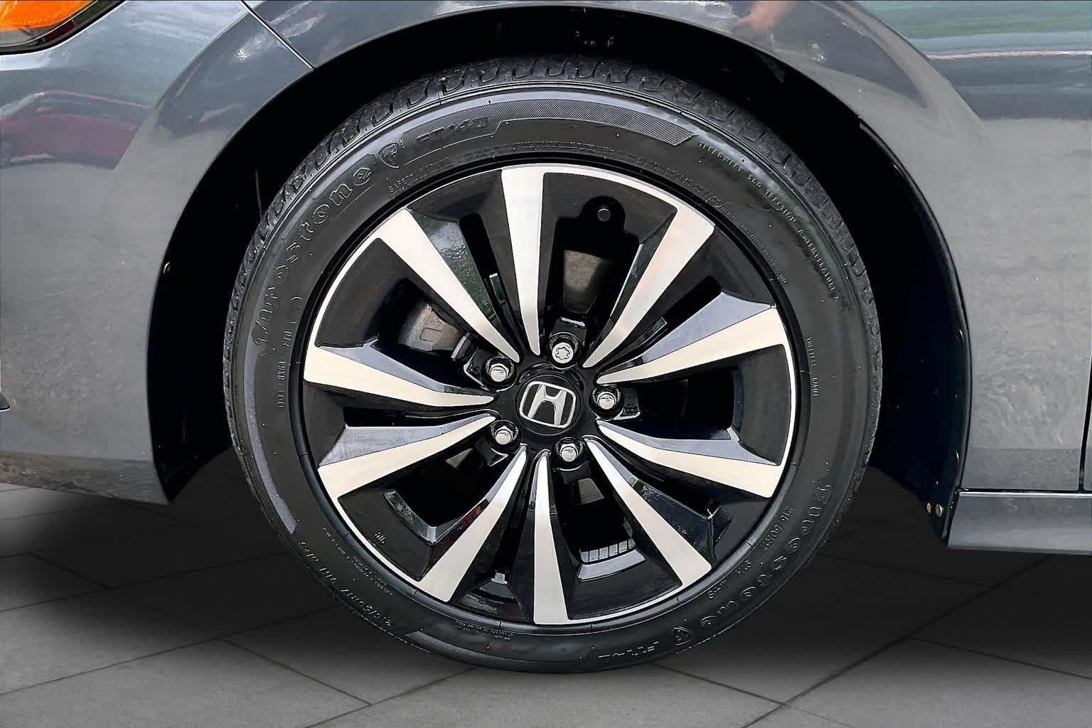Used 2023 Meteorite Gray Metallic Honda EX image 11