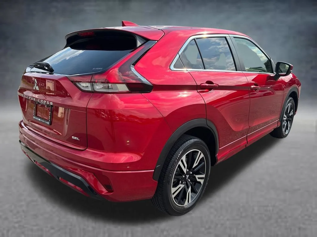 Used 2024  Mitsubishi SE image 5